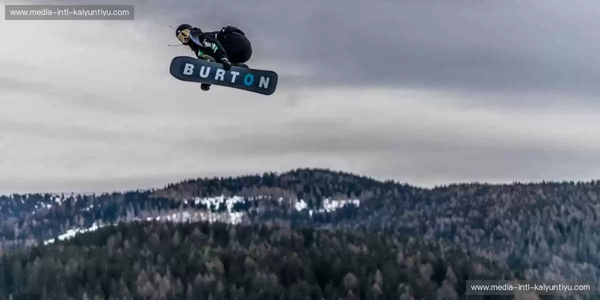 周边潮品，让热爱触手可及！🎯💥